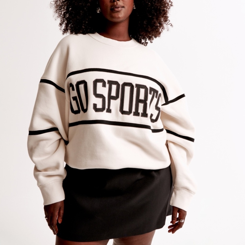 Abercrombie & Fitch Cream Sweatshirt